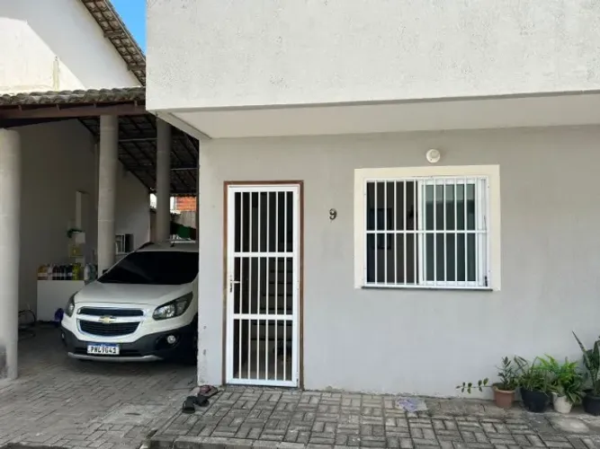 Casa duplex usada com vaga coberta