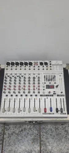 Mesa De Som Behringer Eurorack Ub1222fx-pro PRECISA REPARO