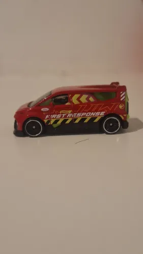 Carrinho Hot Wheels First Response T Hunt