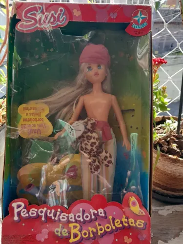 Boneca Susi Pesquisadora de Borboletas Estrela