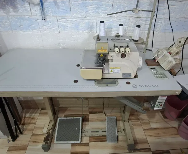 Overloque singer 321C-131M-04 com motor direct drive