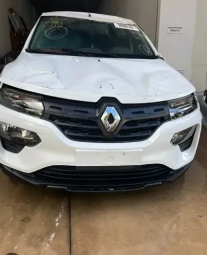 Sucata kwid pra retirada de peças 