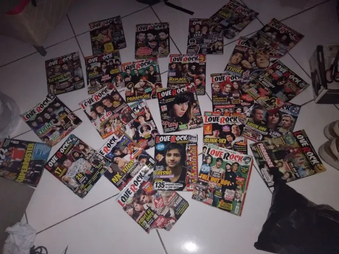 Revistas love rock ano 2008 ,mais de 20 revistas ,mais um pôster do cpm 22