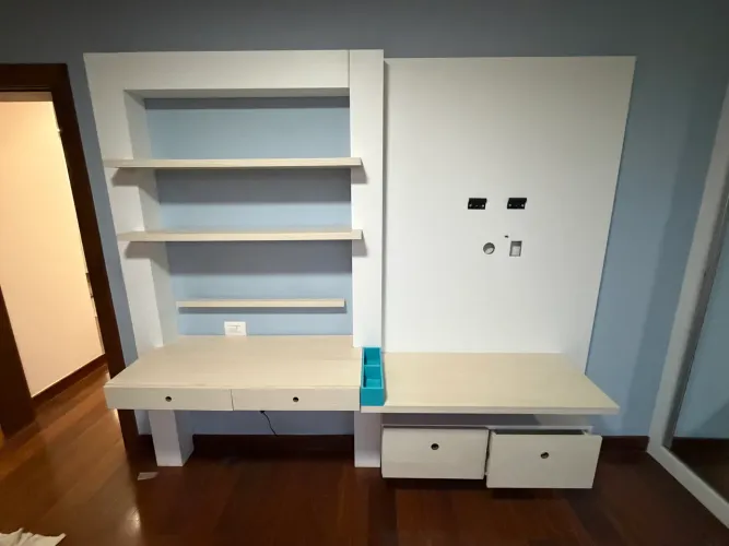 Escrivaninha/ rack de tv para quartos de adolescentes/crianças 