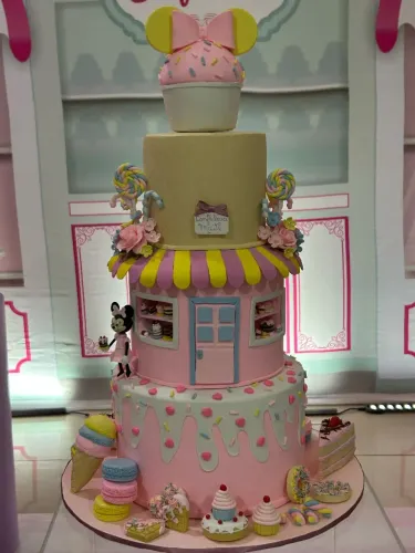 Bolo Fake confeitaria da Minnie 