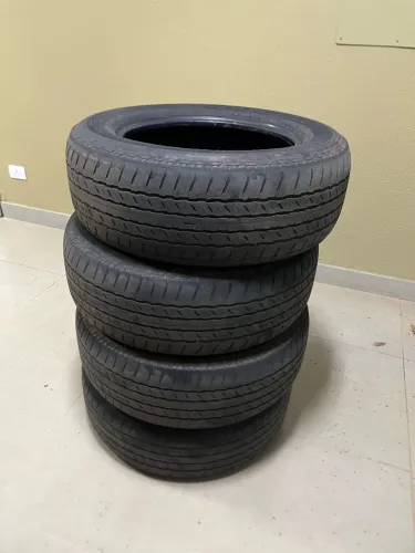 Vendo 4 Pneus Bridgestone 265/60 aro 18