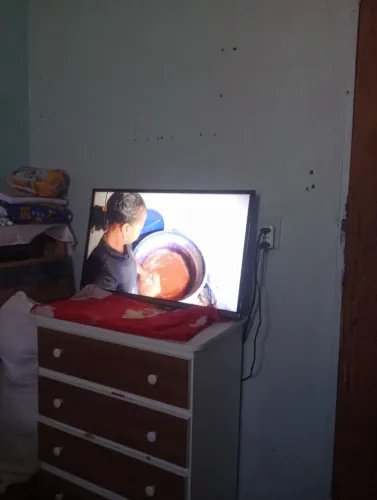 Tv smart de 32 polegadas marca Panasonic sem controle mas sem nova 