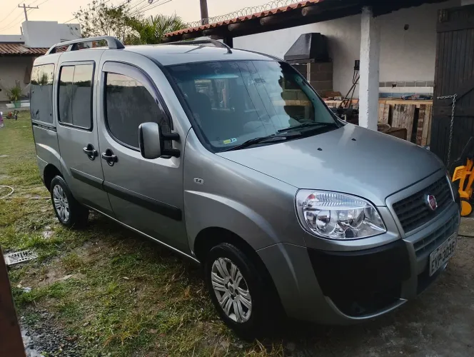 Fiat Doblo Attractive 1.4 Fire Flex 8V 5P 2012
