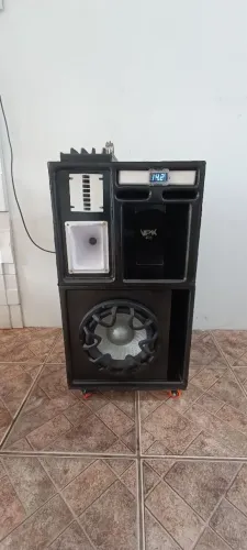 Caixa BOB completa - Som forte - Pouco uso - Pronta pra tocar