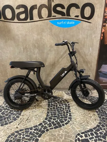 CRUISER LEV seminova pouco usada