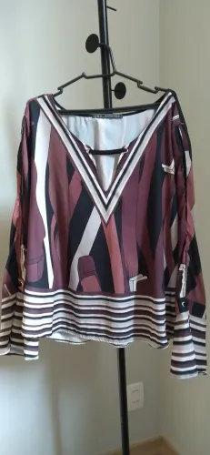 Blusa social Valentina Ferreira. Coleção balé.