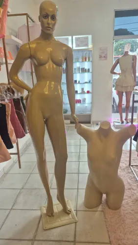 Manequins