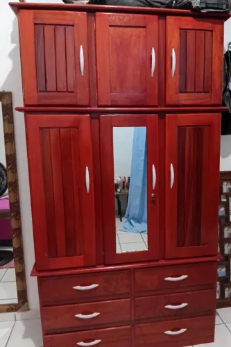 Vende-se uma guardar roupa