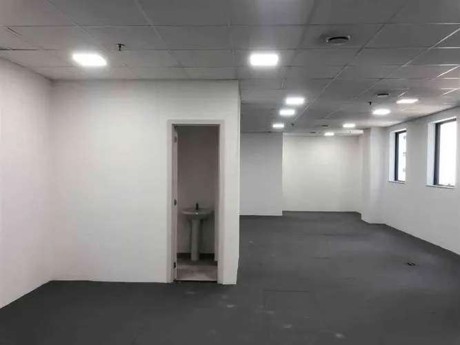 SALA NO CENTRO DE ALPHAVILLE!