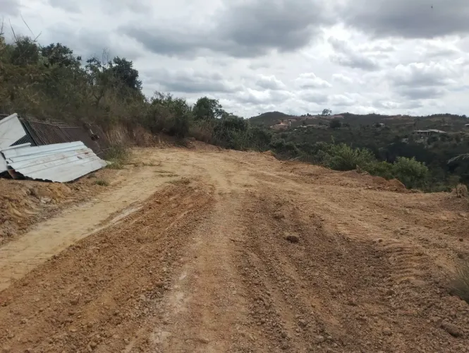 Vende lote de 500 M², Entrada mais parcelas, fica no sobradinho dos Melos 