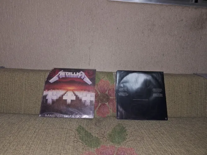 Vinil metálica