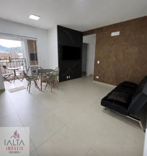Apartamento com 2 Quartos, Suíte, Piscina e Elevador