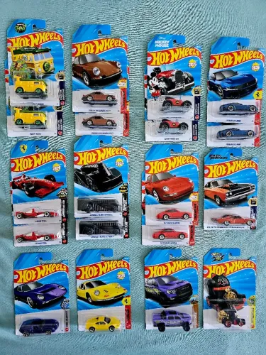HOT WHEELS VARIADOS NO BLISTER R$35