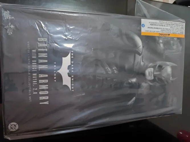 Hot toys Batman Armory 2.0 the dark Knight rises Bruce Wayne Joker bane Catwoman DC