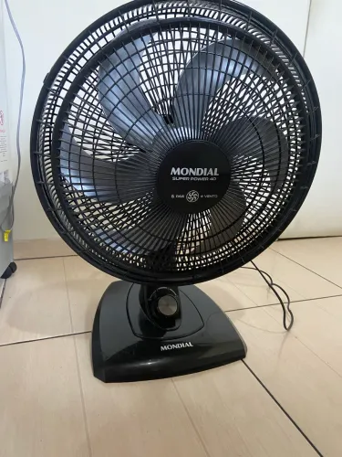 Ventilador Mondial semi novo