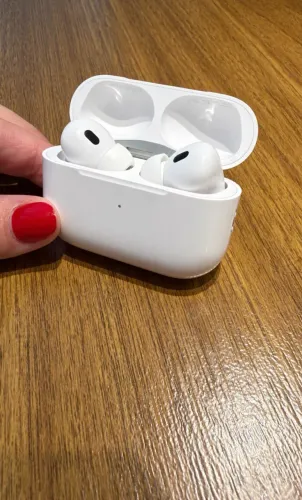 AirPods Pro de 2ª geração - Entrada Lightning