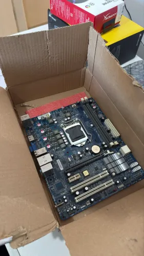 Placa mãe H61