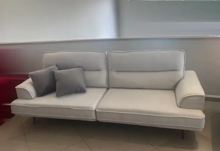 Sofa 3 lugares - 2,5m Linho Cinza - Pes em aço