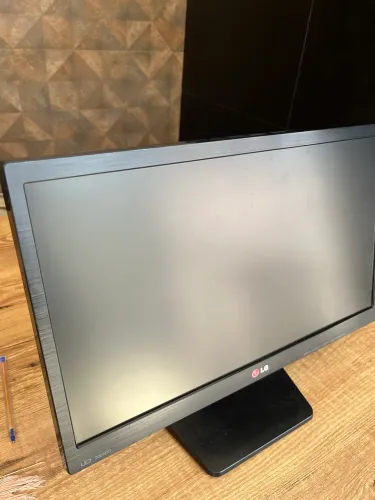 Monitor LG 20?, entrada VGA