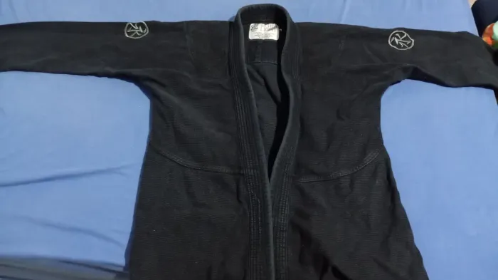 Conjunto Kimono jiu-jitsu 01 completo com faixa Branca.