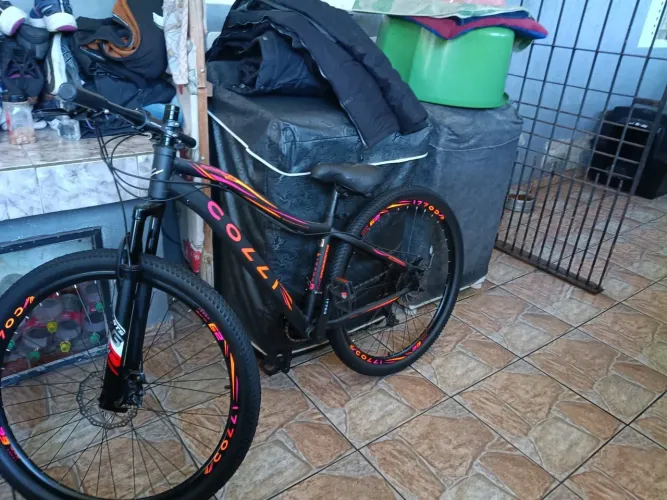 Bicicleta Colli - aro 29 - 24 marchas - quadro de alumínio 17 - Câmbio Shimano Tourney