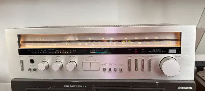 Receiver Sansui R-7