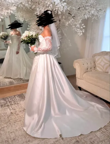Vestido de Noiva (saiote/véu inclusos)
