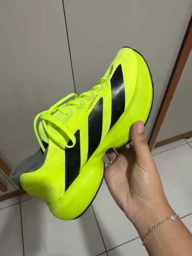 Tênis adidas