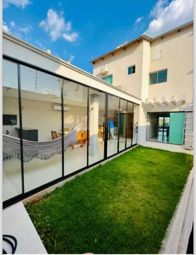 Casa mobiliada à Venda 3 suítes, sendo 1 plena e 2 americanas no Jardim Atlântico em Goiân
