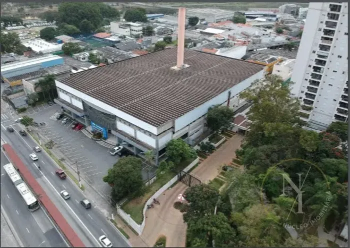 Compre Maravilhoso Galpão 9.700m em Santo Amaro - São Paulo
