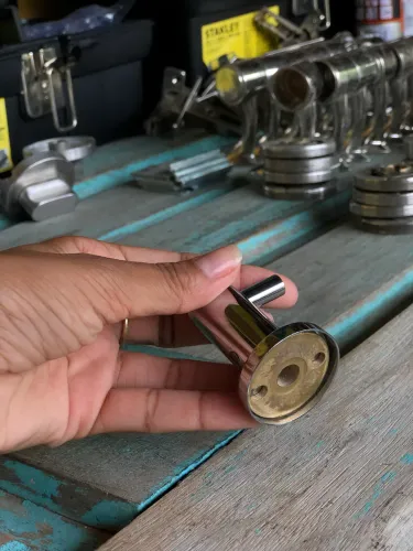 Pino Limitador de curso/batedor superior para a porta de correr 