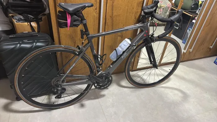 Bicicleta speed carbono grupo 105