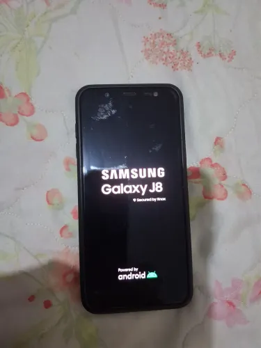 Vende-se Celular J8 Samsung