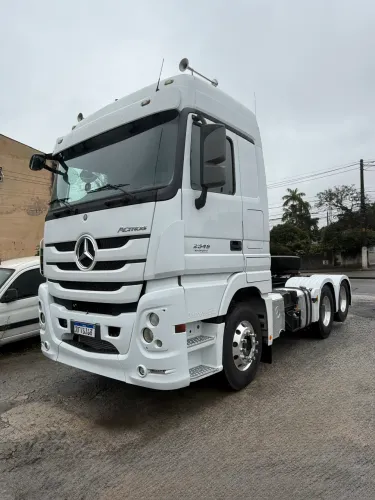 Mb actros 2546 2020 6x2 megaspace trucado top de linha rodas aluminio
