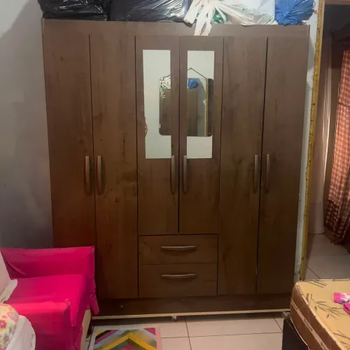 Guarda-roupa 6 portas