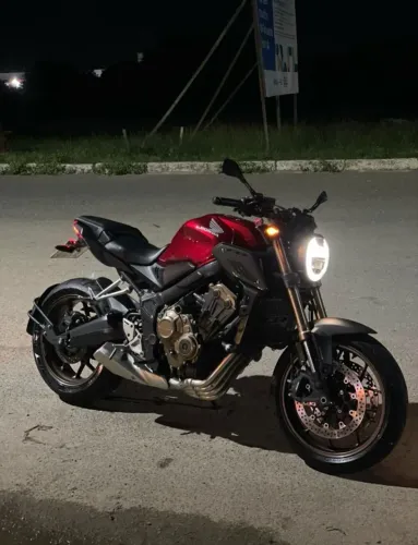 CB 650r Café Racer