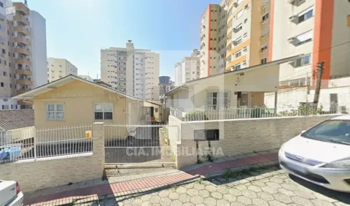 Terreno à venda na Trindade