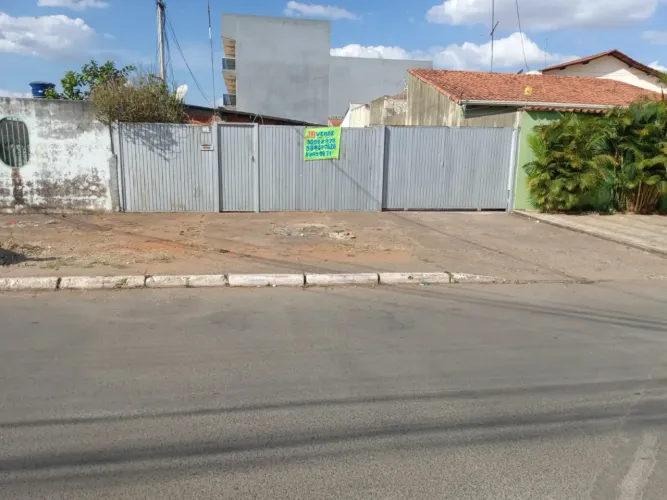 Lote/Terreno para venda com 350 metros quadrados com 1 quarto em Taguatinga Norte - Brasíl