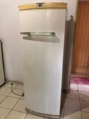 Vendo freezer vertical Brastemp