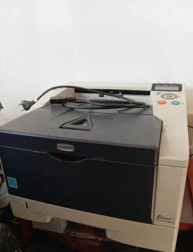 VENDO IMPRESSORA KYOCERA (Impressão somente preta)