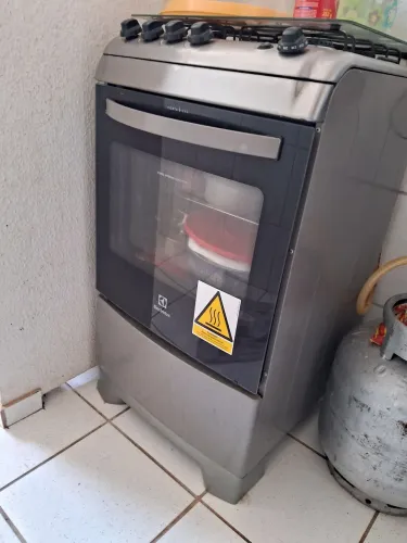 Fogão Electrolux em perfeito estado