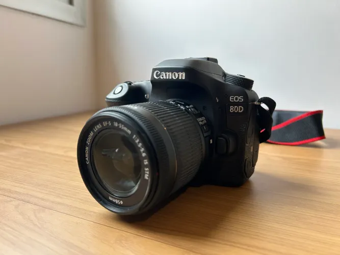 Canon EOS 80D + 18-55 STM | Impecável | Pouco Uso