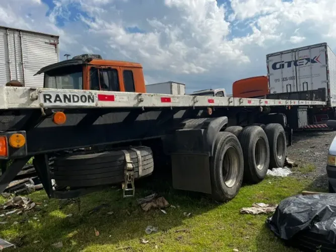 Carreta Porta Conteiner 2000 VENDA OU LOCAÇÃO