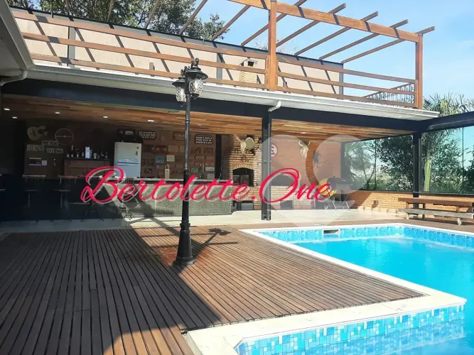Sobrado em condomínio fechado para venda, 296m2, 4 suítes, piscina, área gourmet. Parque I