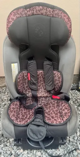 Vendo cadeirinha infantil para carro - Fisher Price até 36 Kg
